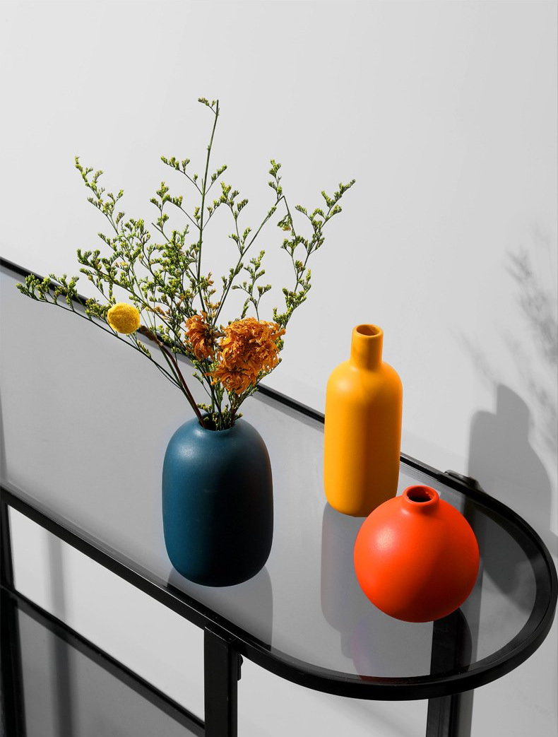 Contrasted Ceramic Vases