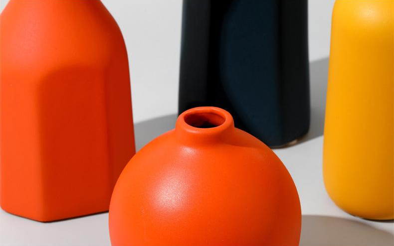Contrasted Ceramic Vases